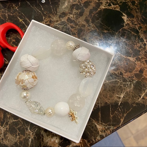 Handmade bracelets - Picture 4 of 4